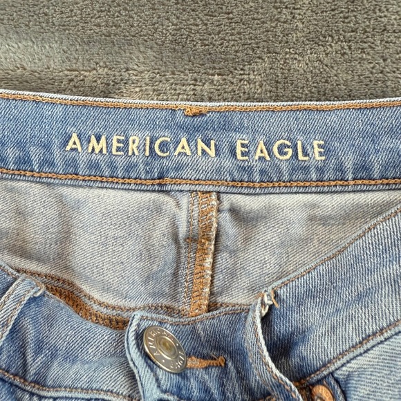 American Eagle Women's Jeans Baggy Jean Size 8 Distressed High Rise Light Wash - Picture 2 of 11